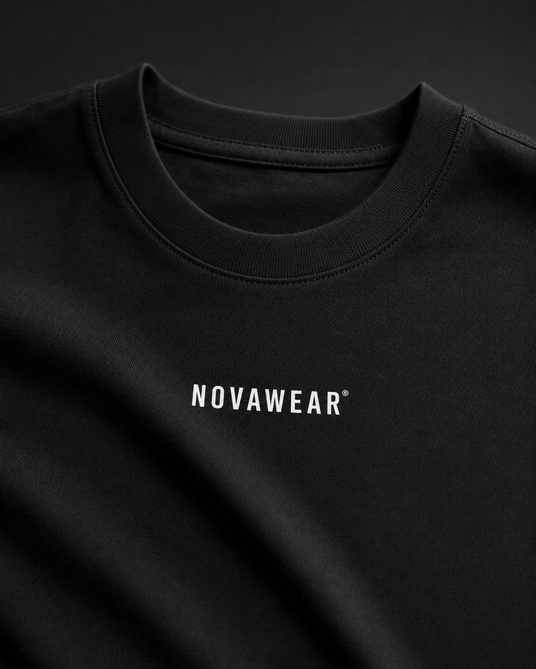 NOVAWEAR Basic Shirt – Logo-Detail in Schwarz