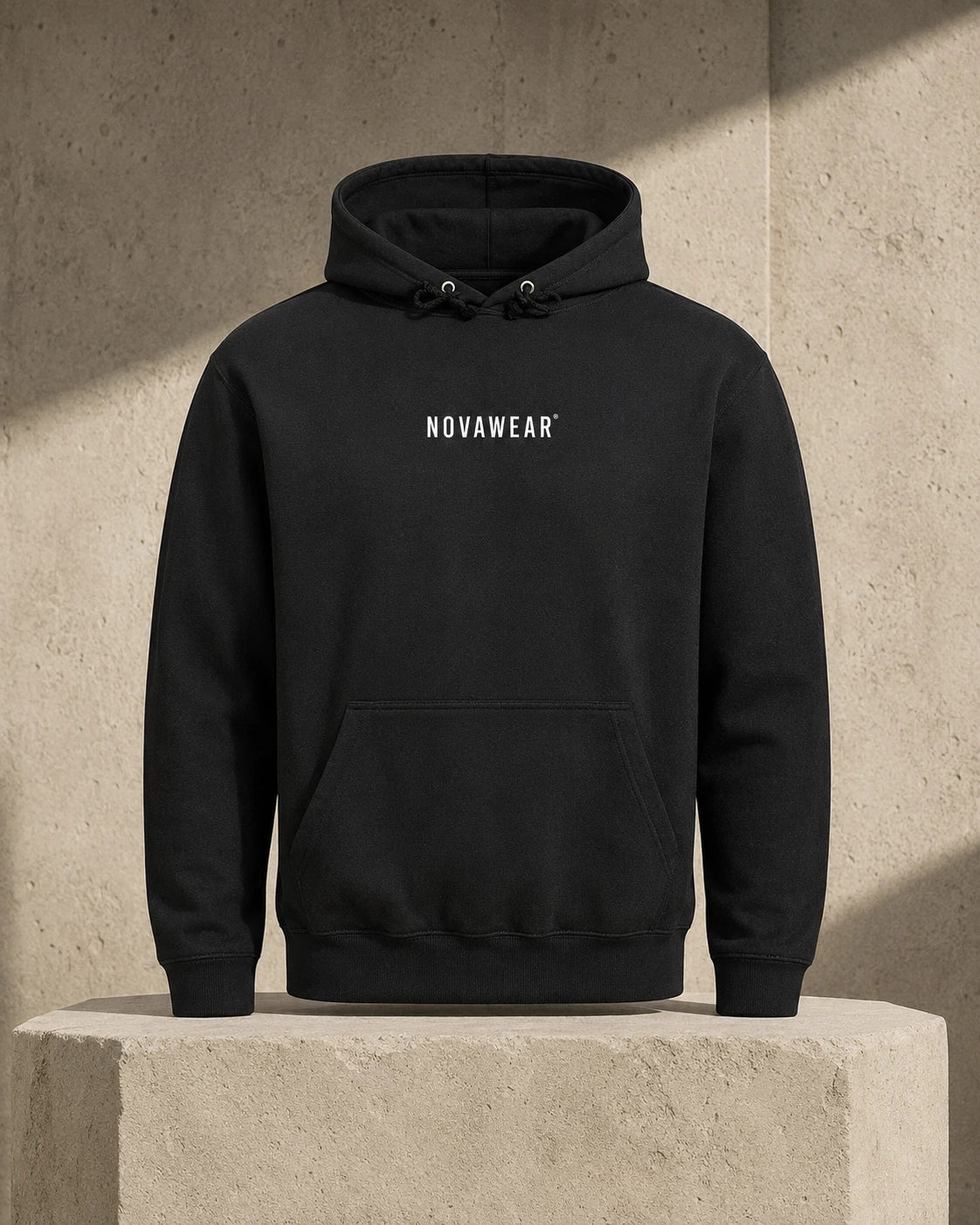 NOVAWEAR Hoodie in Schwarz – Produktansicht