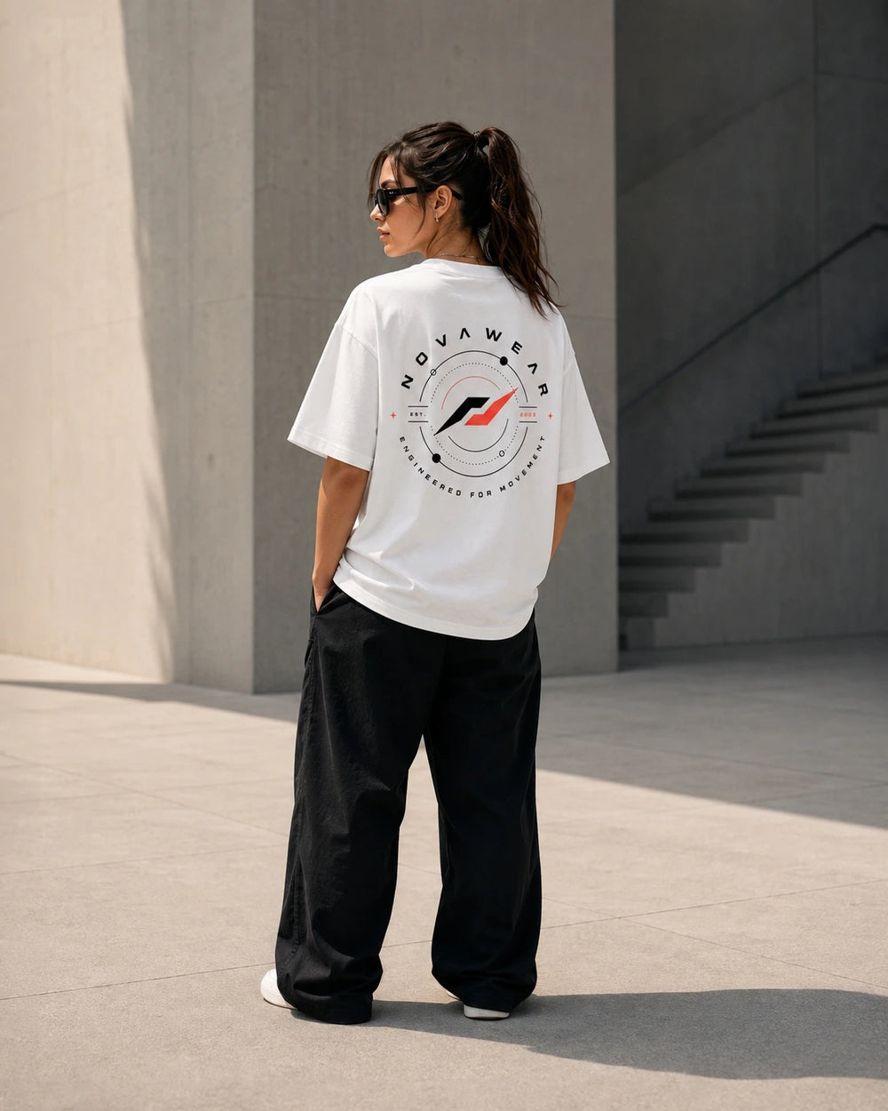 
NOVAWEAR Engineered for Movement Oversized Shirt – Produktdarstellung 1