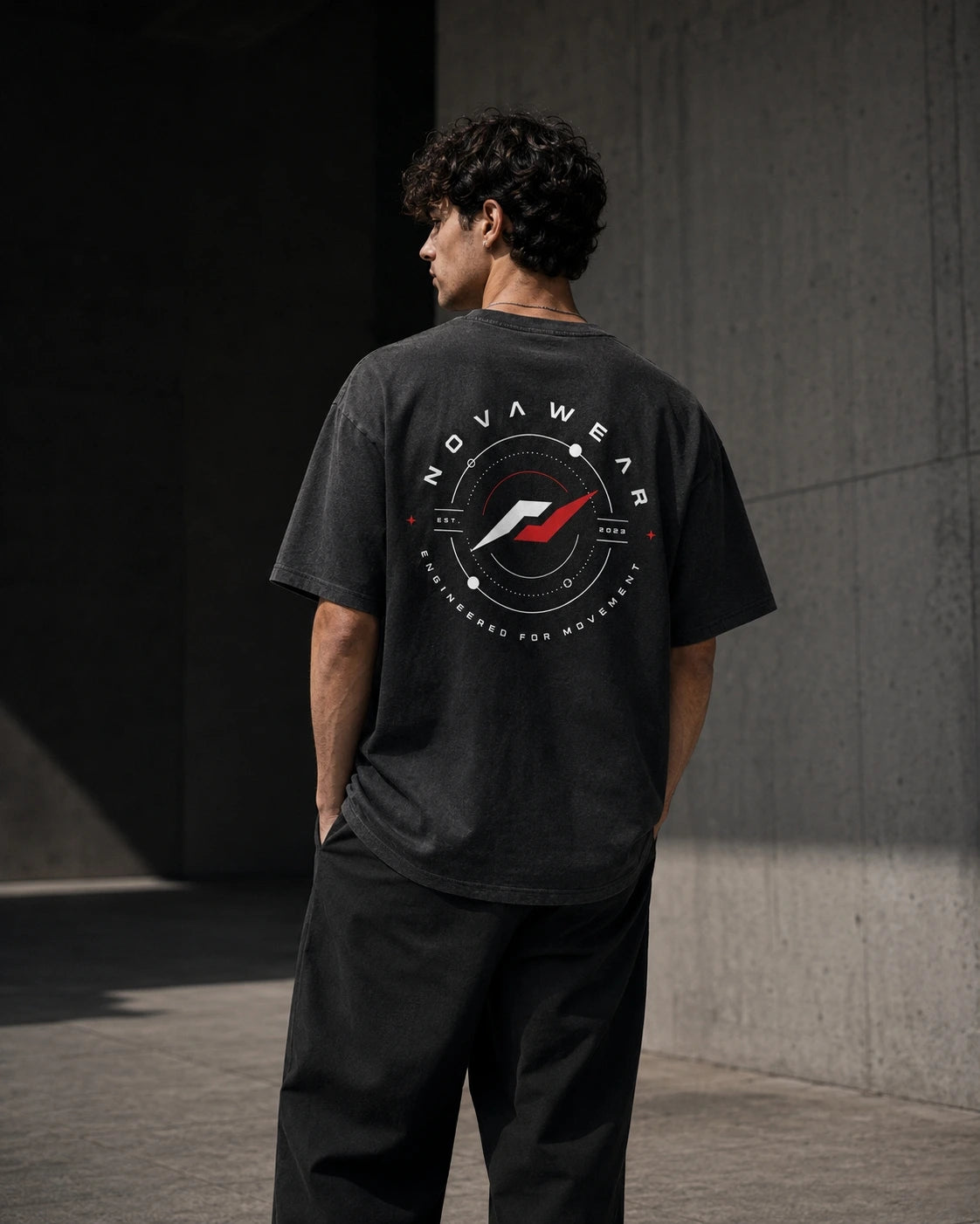 NOVAWEAR Engineered for Movement Oversized Shirt in Schwarz