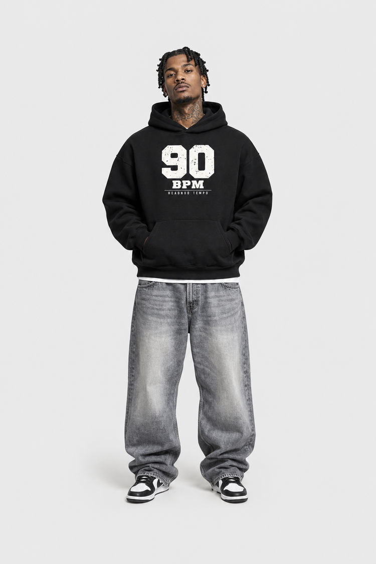NOVAWEAR 90 BPM Boom-Bap Oversized Hoodie in Schwarz – Ansicht 1