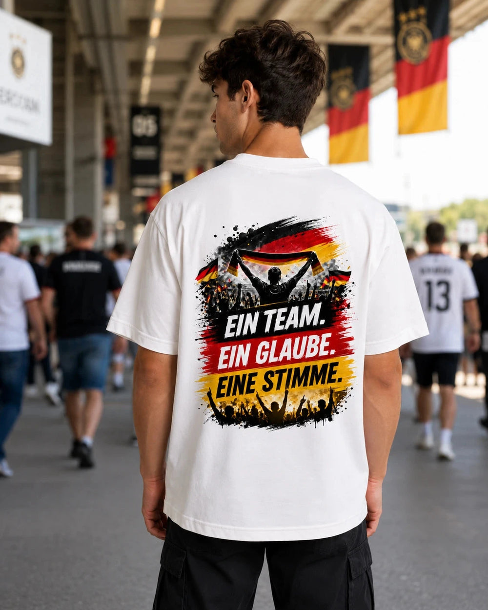 Ein Team. Ein Glaube. Eine Stimme. Oversized Shirt Oversized T-Shirt Novawear
