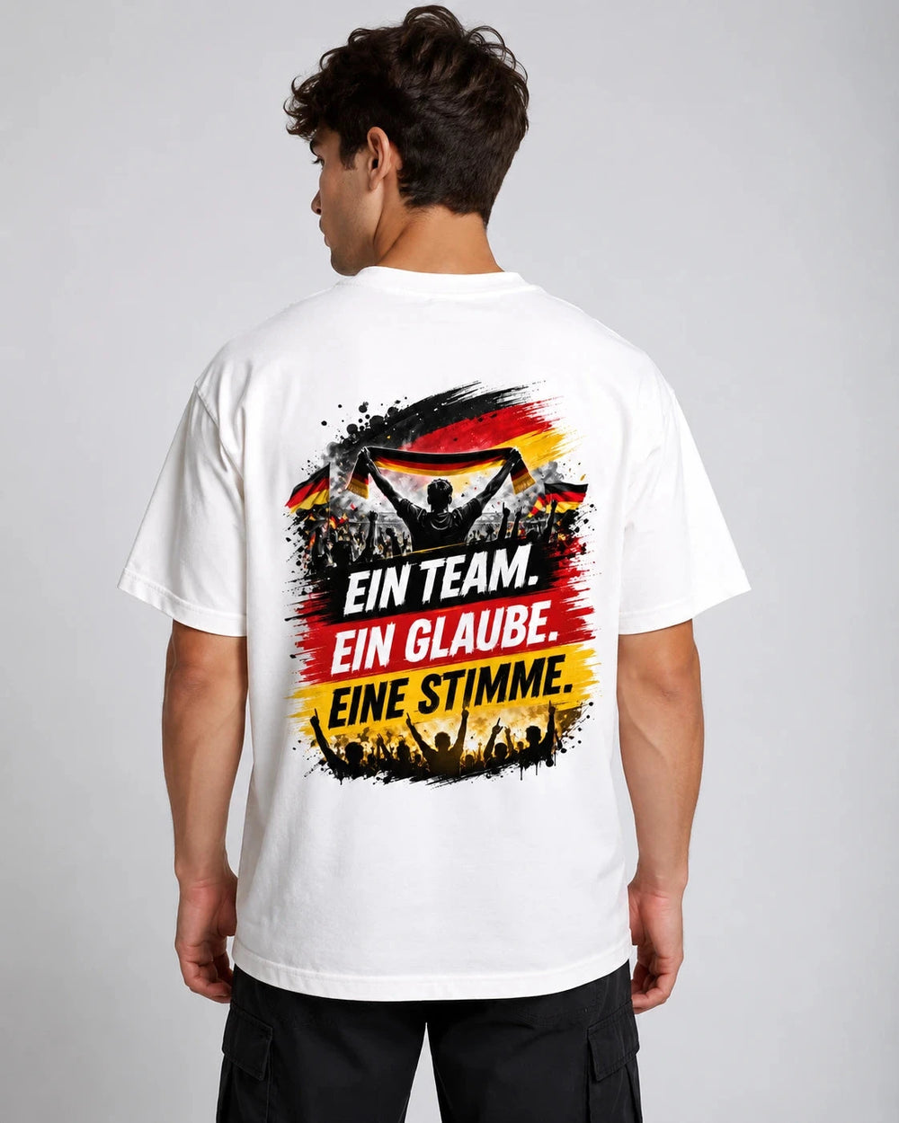 Ein Team. Ein Glaube. Eine Stimme. Oversized Shirt