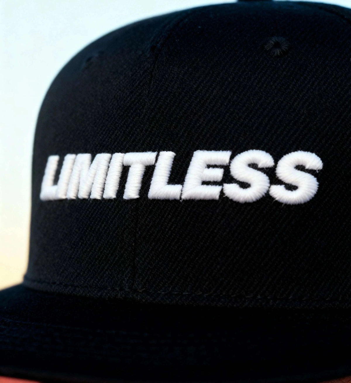LIMITLESS SNAPBACK – Script Edition Snapback mit Stick Novawear