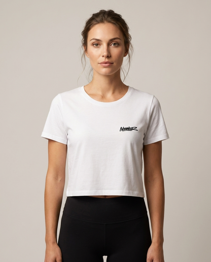 Lineform Cropped Tee Weiß Frontansicht