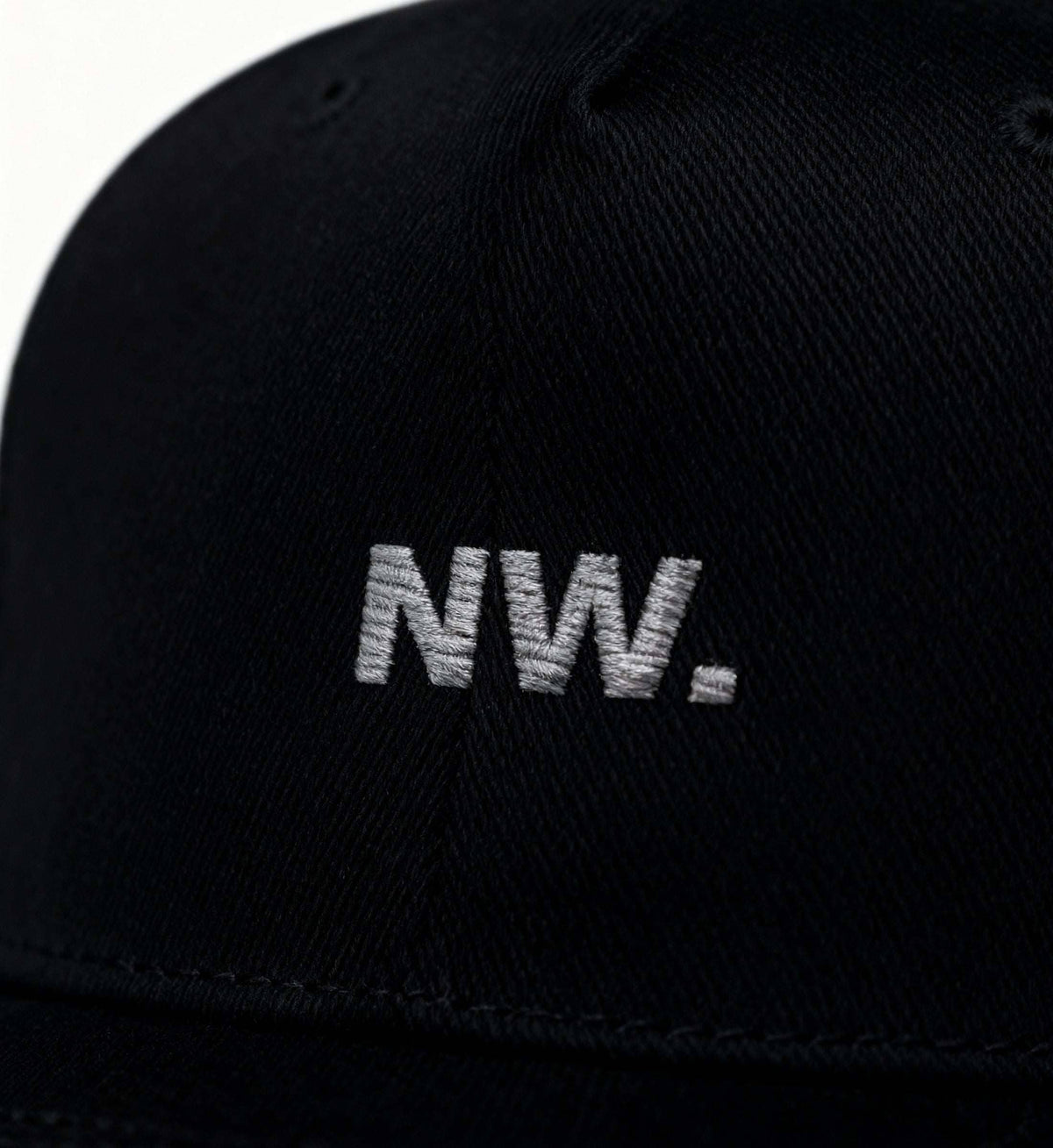 MIDNIGHT SNAPBACK – Dark Layers Edition Snapback mit Stick Novawear