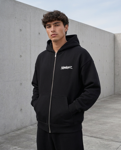 NOVAWEAR Axis Heavyweight Zipper Hoodie in Schwarz – 3/4-Frontansicht