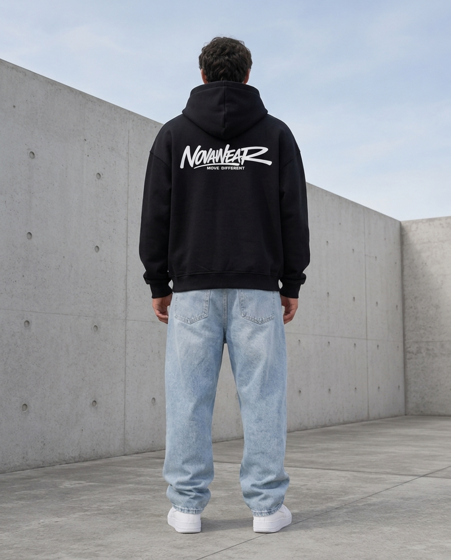 NOVAWEAR Axis Heavyweight Zipper Hoodie in Schwarz – Rückenansicht mit Backprint