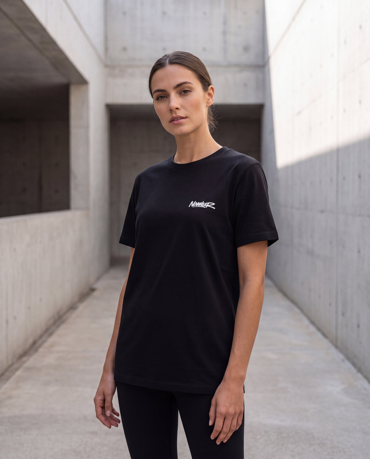 NOVAWEAR Coreframe Premium Shirt in Schwarz – Frontansicht