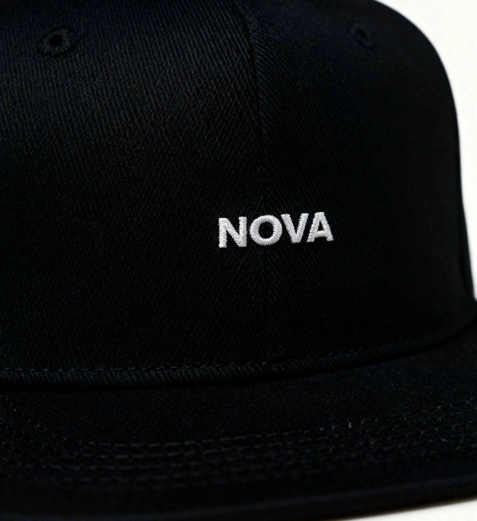VISION SNAPBACK – Minimal Logo Edition Snapback mit Stick Novawear