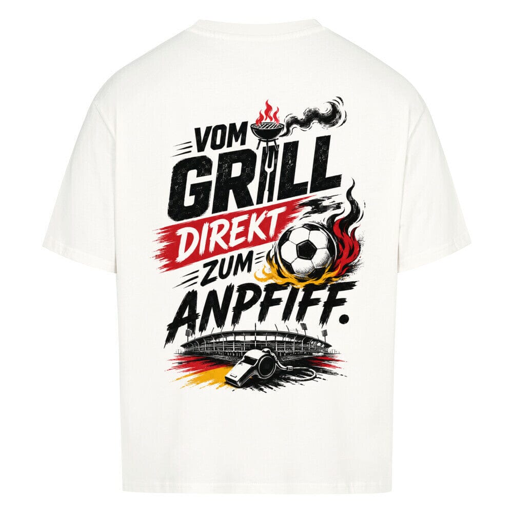 Vom Grill direkt zum Anpfiff Oversized Shirt T-Shirt MarketPrint